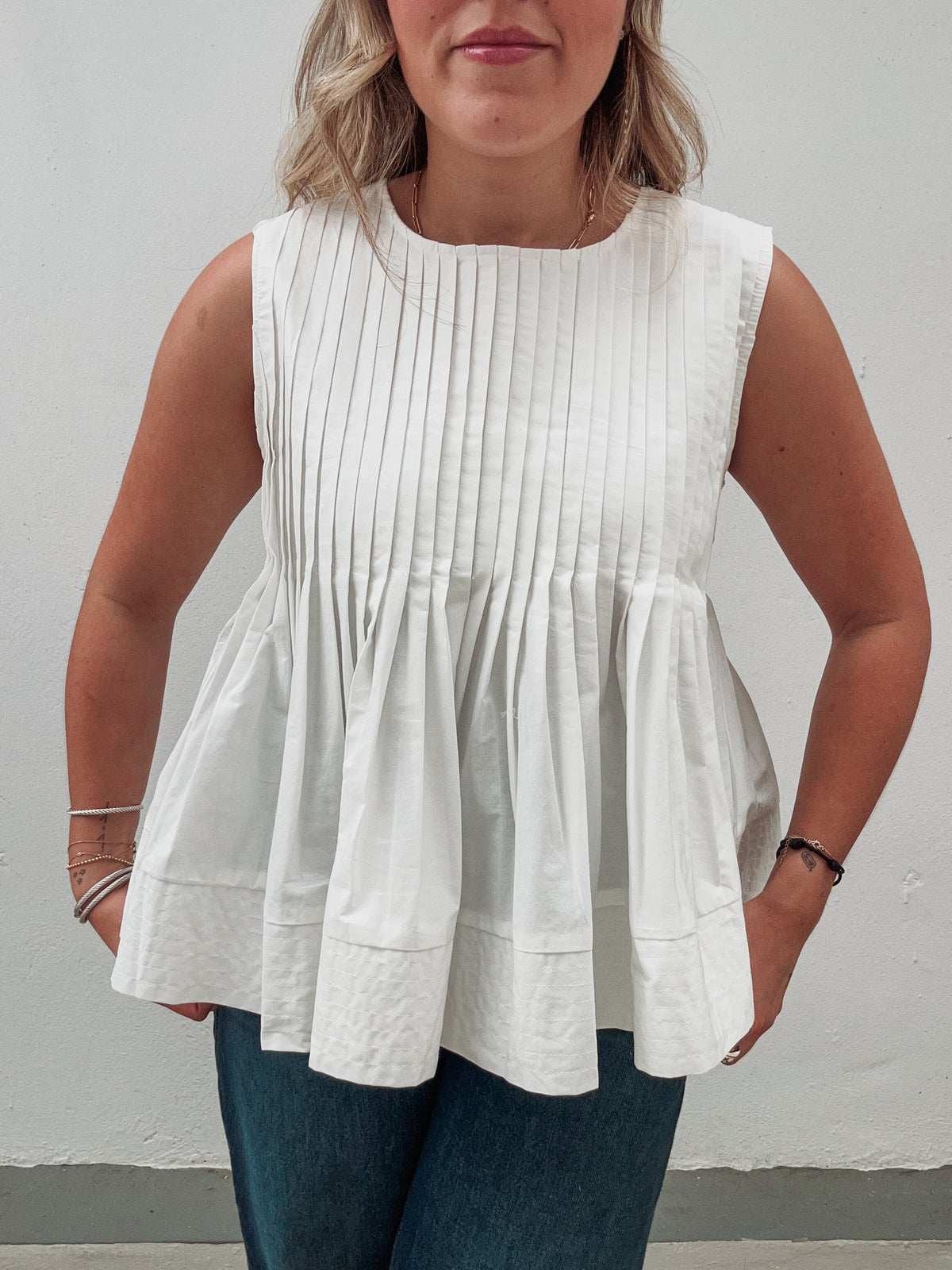 Blanc Pleated Basic Blouse
