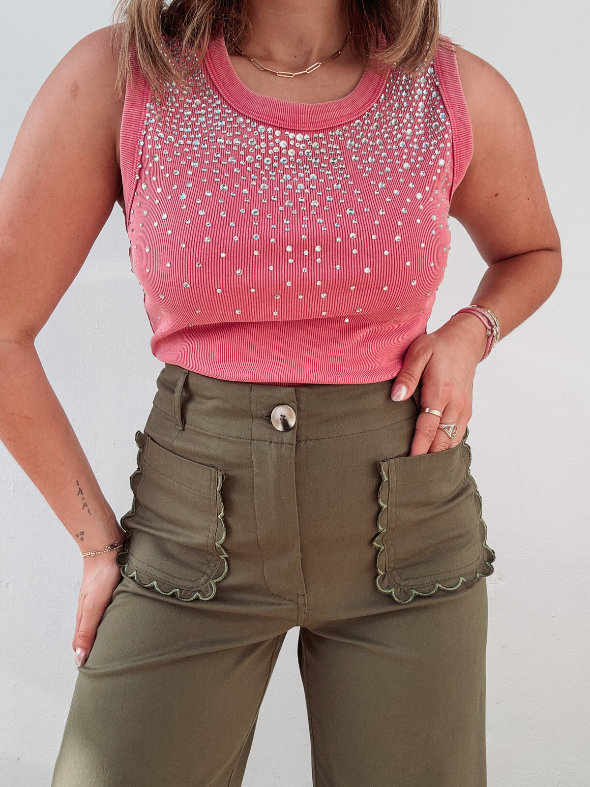 Oliva Scalloped Bottoms