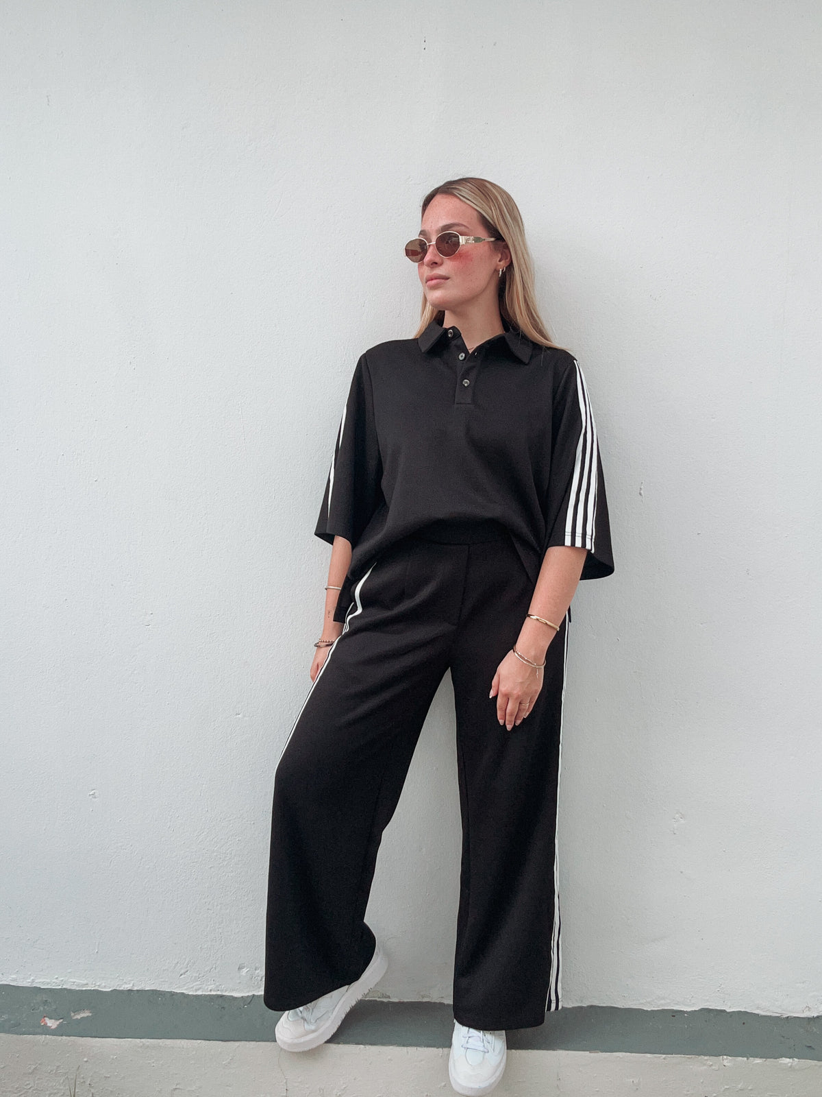 Black & White Striped Easy Set